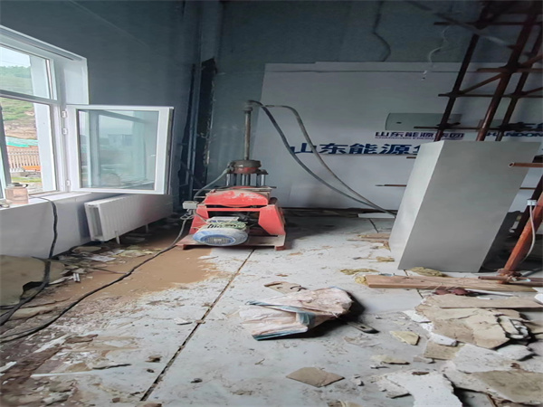 浩口镇地基基础下沉墙体裂缝加固注浆顶升施工