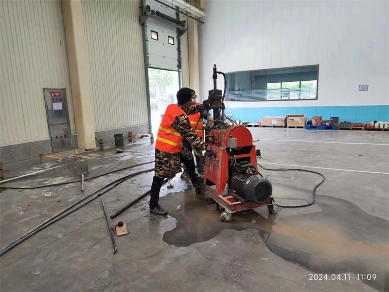 浩口镇厂房地面下沉塌陷注浆加固施工